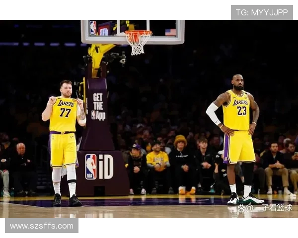 洛杉矶湖人迎强敌上演巅峰对决全力冲击赛季连胜新纪录 洛杉矶湖人迎强敌上演巅峰对决全力冲击赛季连胜新纪录