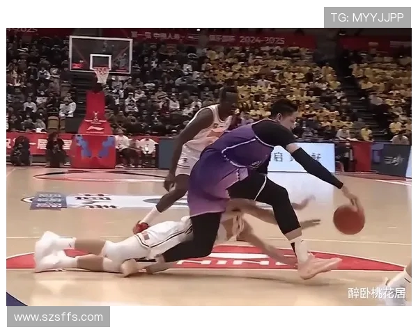 篮球赛场风云变幻探索运动精神与竞技策略的完美结合 篮球赛场风云变幻探索运动精神与竞技策略的完美结合