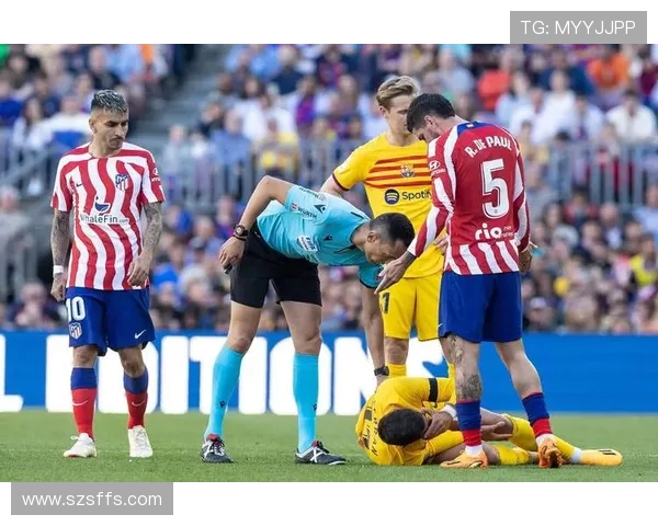 巴萨与皇马激战再现黄牌风波球员情绪高涨引发争议 巴萨与皇马激战再现黄牌风波球员情绪高涨引发争议